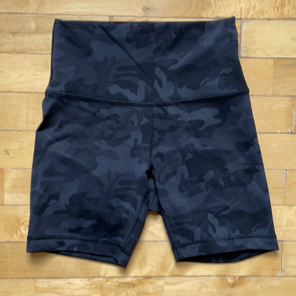 Lululemon Wunder Under Camo Shorts